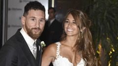 Messi flies to Barcelona after his wedding to sign new contract