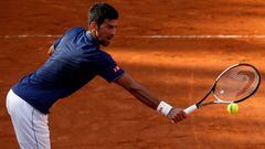 Djokovic recupera y pasa a cuartos de final en Roma