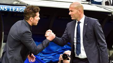 Simeone y Zidane se saludan antes del partido de semifinales de Champions la pasada temporada.