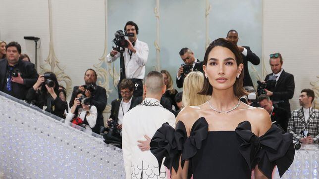 Lily Aldridge says her 10-year-old daughter tried on her Met Gala looks ...