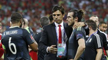 Chris Coleman y Gareth Bale, con la selecci&oacute;n de gales durante la Eurocopa 2016.
