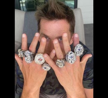 Tom Brady sporting his seven Super Bowl rings.