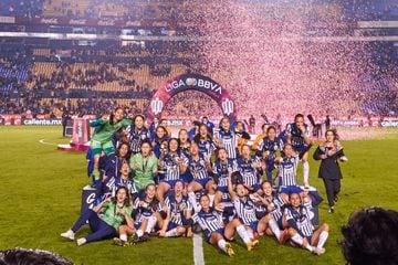 La jugadoras de Monterrey festejaron en el campo del acérrimo rival su segundo título de Liga Mx Femenil