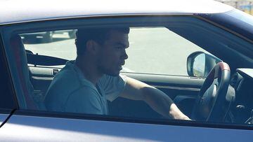 Pepe sale con su coche despu&eacute;s de un entrenamiento con el Madrid
