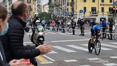 El ciclista belga del NTT Victor Campenaerts rueda en la crono final del Giro de Italia 2020 en Mil&aacute;n.
