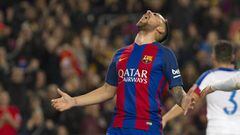 Paco Alc&aacute;cer, celebrando su primer gol oficial con el Barcelona.