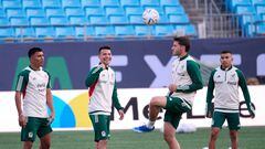 Jesús Gallardo, Hirving Lozano, Santiago Giménez y Orbelín Pineda en el entrenamiento de México previo al partido contra Ghana.