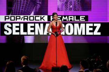 Gomez se alzó con el premio a mejor cantante femenina de pop/rock.