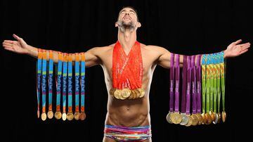 Con un total de 28 medallas en Juegos Olímpicos, 23 de ellas de oro, es el deportista que más preseas se ha colgado en toda la historia de las olimpiadas.