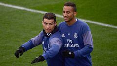 Real Madrid&#039;s Portuguese forward Cristiano Ronaldo (L) and Real Madrid&#039;s Brazilian defender Danilo attend a training session at Valdebebas