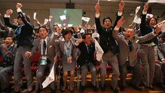 La delegaci&oacute;n japonesa festaja su triunfo en la nominaci&oacute;n ol&iacute;mpica para los Juegos de 2020. 