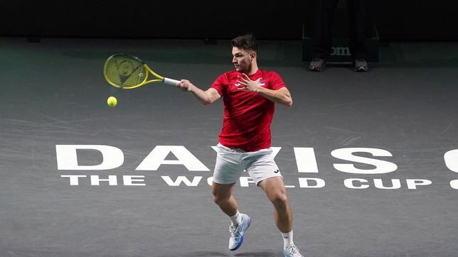 Kecmanovic deja en manos de Djokovic la final para Serbia