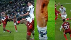 “Fue penalti, mira esta pierna”