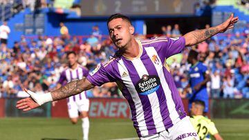 GETAFE, SPAIN - OCTOBER 01: Sergio Leon of Real Valladolid CF celebrates after scoring their team's second goal during the LaLiga Santander match between Getafe CF and Real Valladolid CF at Coliseum Alfonso Perez on October 01, 2022 in Getafe, Spain. (Photo by Denis Doyle/Getty Images)