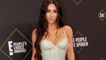 Kim Kardashian en los E! People&#039;s Choice Awards 2019 en Barker Hangar. Noviembre 10, 2019. 