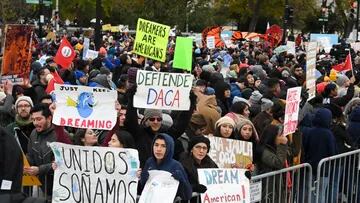El programa DACA para los hijos de inmigrantes indocumentados ha sido declarado ilegal. ¿Se verán afectados los actuales beneficiarios?