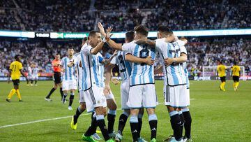 Argentina's Julian Alvarez (C) celebrates his goal with teammates during the international friendly football match between Argentina and Jamaica at Red Bull Arena in Harrison, New Jersey, on September 27, 2022. (Photo by Andres Kudacki / AFP)