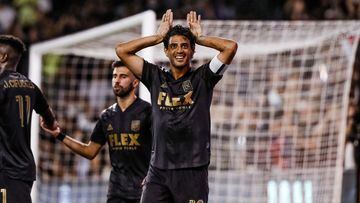 “We urgently need to start winning trophies” - Carlos Vela on LAFC goals