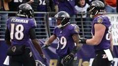 BALTIMORE, MD - DECEMBER 4: Wide receiver Breshad Perriman #18 of the Baltimore Ravens celebrates with teammates wide receiver Steve Smith #89 and tight end Nick Boyle #86 after scoring a fourth quarter touchdown against the Miami Dolphins at M&amp;T Bank Stadium on December 4, 2016 in Baltimore, Maryland.   Rob Carr/Getty Images/AFP == FOR NEWSPAPERS, INTERNET, TELCOS &amp; TELEVISION USE ONLY ==