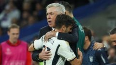 Brahim abraza a Carlo Ancelotti al ser sustituido en el partido de Champions contra el Braga.