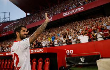 Isco joined Sevilla in August 2022; just 3 months on, his future is up in the air. REUTERS/Marcelo Del Pozo