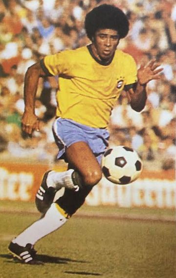 Único futbolista en marcar en todos los partidos de un Mundial: lo hizo en México '70, cuando anotó en los seis encuentros que disputó Brasil en la Copa. Miembro distinguido del equipo de ensueño que ganó aquel torneo, también es un histórico del Cruzeiro.