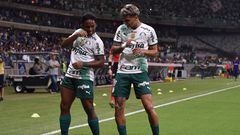Endrick Felipe y Richard Ríos celebran el gol en la última jornada de la Liga Brasilera.