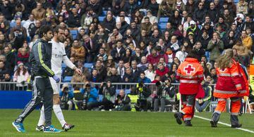On this occasion, Bale suffered an injury to his right calf during a game against Sporting Gijón. He missed eight games.