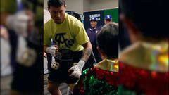 Boxer Canelo Álvarez shared a moment with his four-year-old son ahead of his fight with Jermell Charlo and it seems his son showed more skills than Charlo.