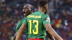 Aboubakar celebra con Choupo-Moting un gol, algo que puede suceder en el Mundial 2022.