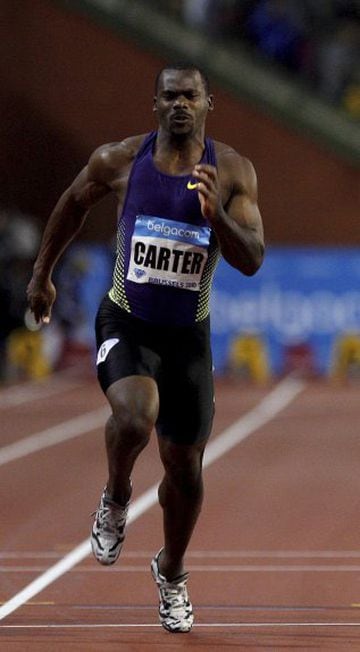 Atleta jamaicano de velocidad el 29 de agosto de 2010 en el Gran Premio IAAF en Rieti consiguió su mejor marca personal 9,78s en los 100m.