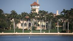 FBI searches Trump's Mar-a-Lago home