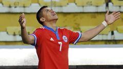 LA PAZ, BOLIVIA - FEBRUARY 01: Alexis S&aacute;nchez of Chile celebrates after scoring the third goal of his team during a match between Bolivia and Chile as part of FIFA World Cup Qatar 2022 Qualifiers at Hernando Siles Stadium on February 01, 2022 in La