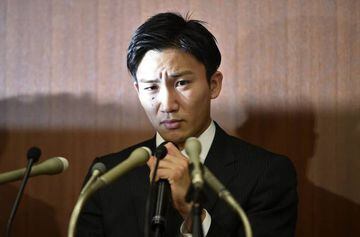 Kento Momota speaking after being found guilty of gambling offenses.