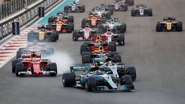Formula One - Abu Dhabi Grand Prix - Yas Marina circuit, Abu Dhabi, United Arab Emirates - November 26, 2017   Mercedes&#039; Valtteri Bottas leads during the start of the race   REUTERS/Ahmed Jadallah