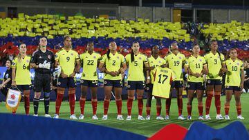 Soccer Football - Women's Copa America - Final - Colombia v Brazil - Estadio Alfonso Lopez, Bucaramanga, Colombia - July 30, 2022 Colombia players line up during the national anthems before the match REUTERS/Amanda Perobelli