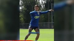 Ahead of their match against the Pumas, the Club América attacker trains hard, but has fun while doing it, as you can see in this video.