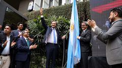 El canciller Santiago Cafiero inaugura la embajada en Daca.