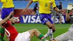 <b>OCASIÓN FINAL. </b>Danny cayó a pies de Julio César en el último minuto, en la tímida ocasión que fraguó Portugal para sellar el partido.