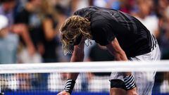 Flushing Meadows (United States), 05/09/2023.- Alexander Zverev of Germany reacts after winning his fourth round match against Jannik Sinner of Italy at the US Open Tennis Championships at the USTA National Tennis Center in Flushing Meadows, New York, USA, 04 September 2023. The US Open runs from 28 August through 10 September. (Tenis, Alemania, Italia, Nueva York) EFE/EPA/WILL OLIVER
