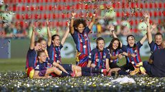 EINDHOVEN (PAÍSES BAJOS), 03/06/2023.- Las jugadoras del FC Barcelona celebran la victoria tras jugar la final de la Liga de Campeones Femenina ante el Wolfsburgo, este sábado en el Philips Stadion de Eindhoven. EFE/ Alberto Estévez
