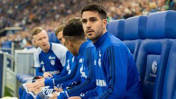 GELSENKIRCHEN, GERMANY - APRIL 28: Pablo Insua of Schalke looks on prior to the Bundesliga match between FC Schalke 04 and Borussia Moenchengladbach at Veltins-Arena on April 28, 2018 in Gelsenkirchen, Germany. (Photo by TF-Images/Getty Images)