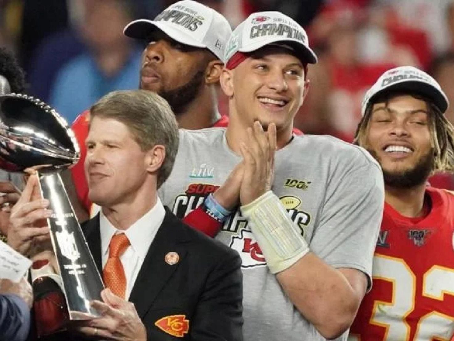 Chiefs' Clark Hunt, Eagles' Jeffrey Lurie behind Super Bowl