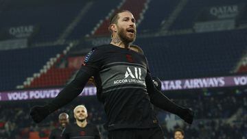 Sergio Ramos, jugador del Paris Saint-Germain, celebra su primer gol.