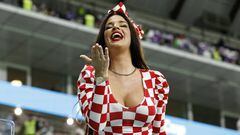 Así es Ivana Knoll, la hermosa modelo croata y tiktoker que causa furor en la Copa del Mundo de la FIFA 2022 al desafiar las reglas en Qatar.