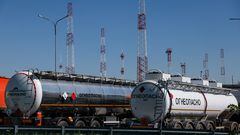 Petrol trucks are parked at Volodarskaya LPDS production facility owned by Transneft oil pipeline operator in the village of Konstantinovo in the Moscow region, Russia June 8, 2022. REUTERS/Maxim Shemetov