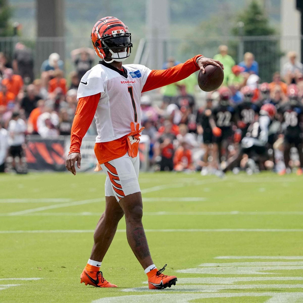 Bengals' Ja'Marr Chase Doesn't Want QB Joe Burrow To Play Until He's '100%  Ready' - Sports Illustrated