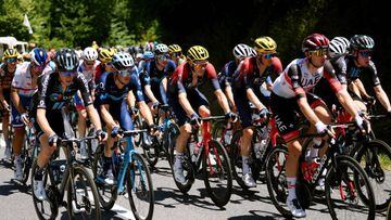 Los españoles en el Tour: salvan las caídas en una etapa muy nerviosa