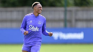 HALEWOOD, ENGLAND - JULY 04: (EXCLUSIVE COVERAGE) Yerry Mina Everton return for pre-season training at Finch Farm on July 04 2022 in Halewood, England.  (Photo by Tony McArdle/Everton FC via Getty Images)