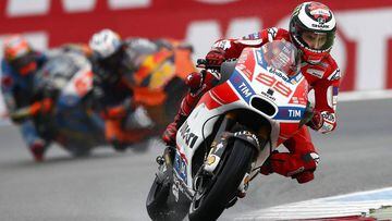 52042933. Assen (Netherlands), 24/06/2017.- Jorge Lorenzo of Spain of the Ducati team in action during a training session for the Motorcycling Grand Prix of Assen at TT circuit in Assen, The Netherlands, 24 June 2017. (Espa&ntilde;a, Ciclismo, Motociclismo, Pa&iacute;ses Bajos; Holanda) EFE/EPA/VINCENT JANNINK